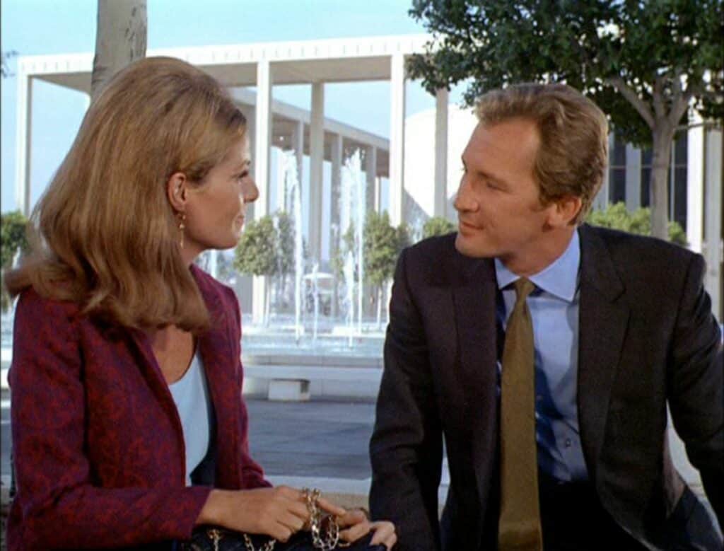 Roy Thinnes dans un épisode de la série "The Invaders".