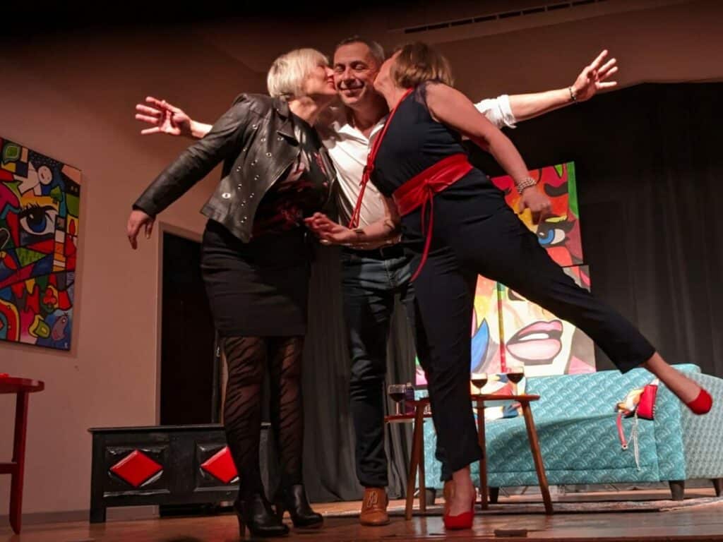 La Kompagnie du parapluie dans Une Femme Idéale, comédie de Rivoire et Cartier