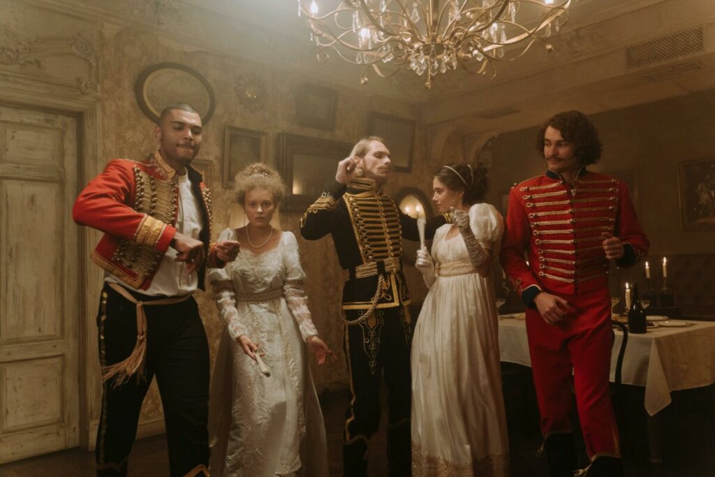 Costumes de théâtre.